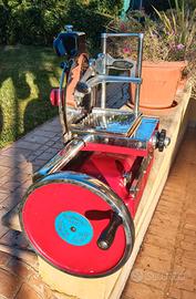 AFFETTATRICE D'EPOCA