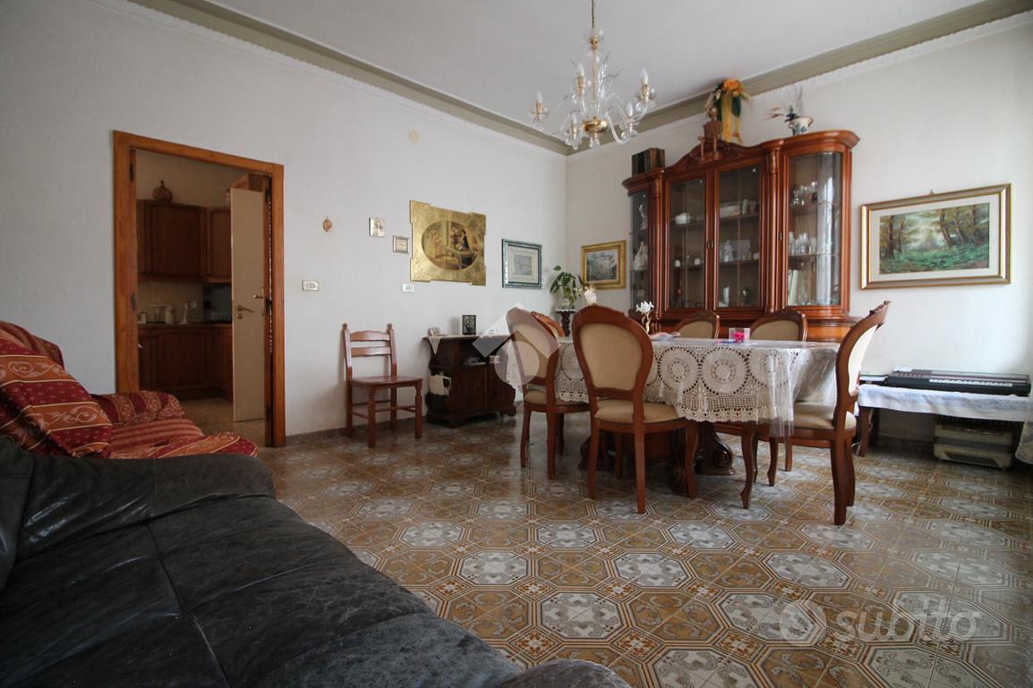 3 LOCALI A OSTUNI - Vista 3