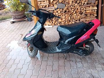 Scooter Suzuki scorpion 50 cc