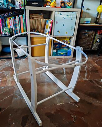 cesta vimini e supporto culla in legno