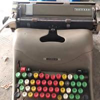 macchina da scrivere Olivetti 