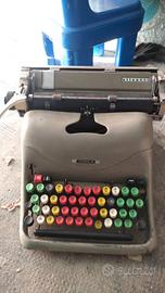 macchina da scrivere Olivetti 