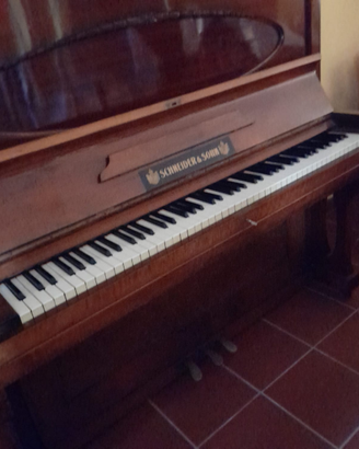 Pianoforte verticale