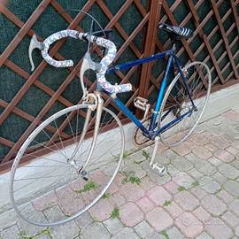 Bici corsa 28 Vintage funzionante bisogna gomme 