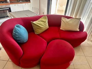 Divano con pouf abbinato “Divanidea”