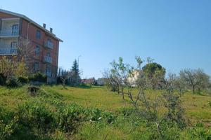 Terreno edificabile 1736 mq