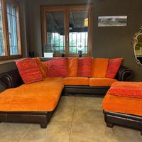 Divano in vera pelle con chaise longue e pouf