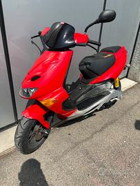 Aprilia sr 50 orizzontale