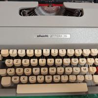 Macchina da scrivere Olivetti lettera 35