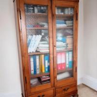 libreria antica in noce