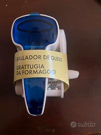 Grattugia per formaggio a manovella