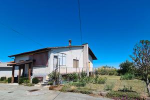 Abitazione Rurale e magazzino