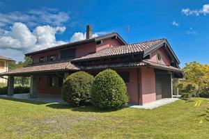 Splendida villa indipendente con ampio giardino