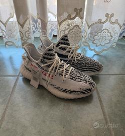 yeezy 350 zebra