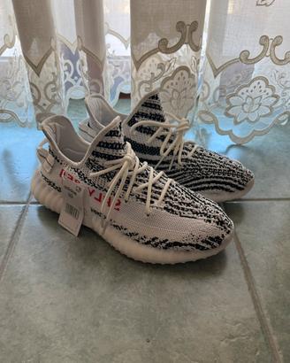 yeezy 350 zebra