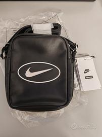 Borsa a tracolla Nike x Supreme 