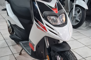 APRILIA SR MOTARD 502t
