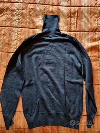 Maglione nero con collo