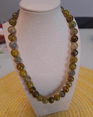 collana di pietre verdi 