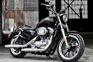 HARLEY DAVIDSON SPORTSTER 883 SUPERLOW (2012)