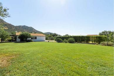 Villa Indipendente con giardino