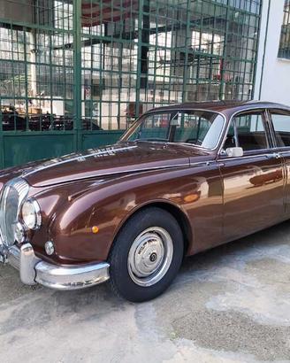 Daimler 2.5 V8 Saloon – 1964 - SUMMER PRICE
