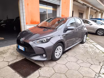 TOYOTA YARIS 1.5 HYBRID 5P BUSINESS