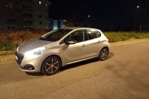 Peugeot 208 1.2 vti 82cv pure tech allure 