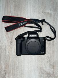 Canon eos M50 + accessori originali e obiettivi