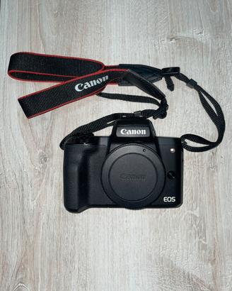 Canon eos M50 + accessori originali e obiettivi