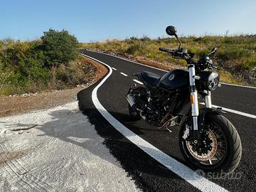 Benelli Leoncino 500 – 2022 – 4.000 km