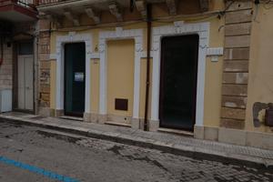 Negozio ristrutturato via Trieste Pachino
