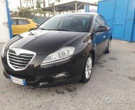 Lancia delta-1.6 mjt/120cv-full-2012