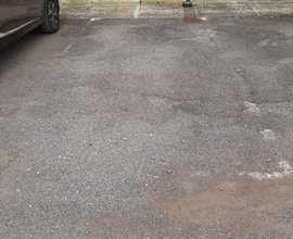 Posto auto scoperto, libero