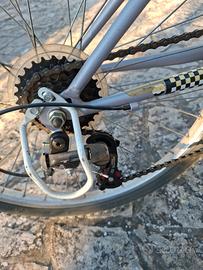 Mountain bike bimba 24" marchio decathlon 