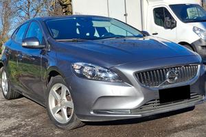 Volvo  V40 1.6 D   D2R-Design  Momentum