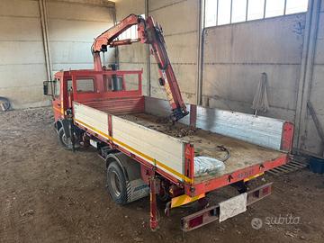Camion fiat iveco 79-14 con gru ferrari