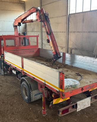 Camion fiat iveco 79-14 con gru ferrari