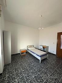 Stanza appartamento condiviso via campo pisano