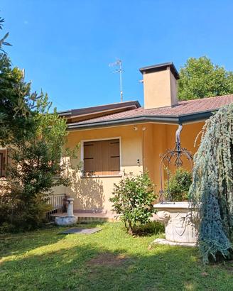 Prestigiosa villa singola con parco