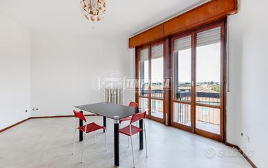 Trilocale vuoto in zona Regina Pacis