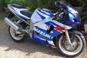 Moto Suzuki
