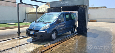 Furgone Peugeot Expert 9 posti PASSO LUNGO