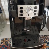 Macchina caffè Delonghi Magnifica S