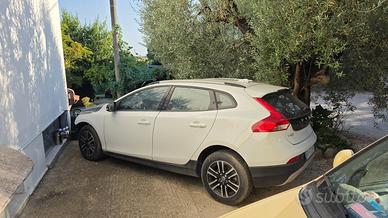 Volvo v40 cross country