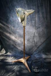 Lampada treppiede vintage 