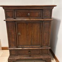 Stipetto in noce massello