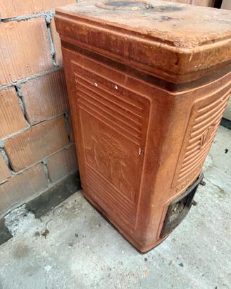 Stufa Felici Prato in terracotta (anni ’50–’60)
