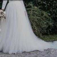 Gonna sposa con velo