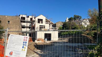 CASA SEMINDIPENDENTE A BARONISSI